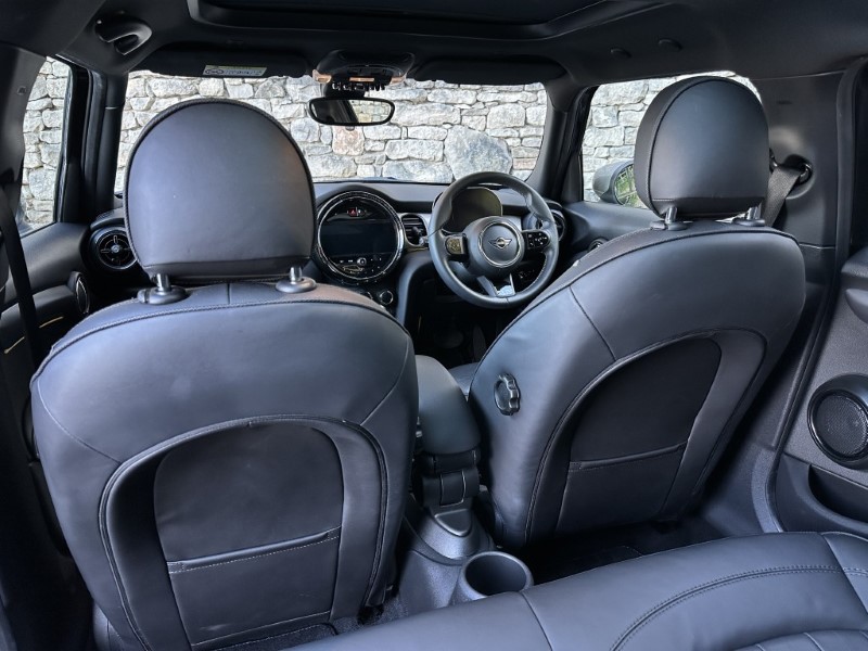 2023 (73) MINI HATCHBACK 1.5 Cooper Exclusive Premium Plus 5dr Auto 5888397