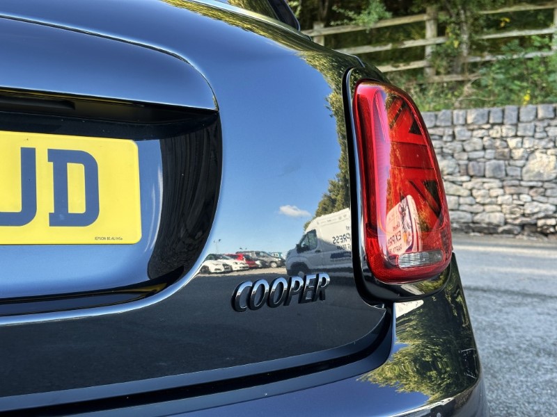 2023 (73) MINI HATCHBACK 1.5 Cooper Exclusive Premium Plus 5dr Auto 5888353