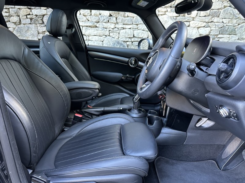 2023 (73) MINI HATCHBACK 1.5 Cooper Exclusive Premium Plus 5dr Auto 5888358