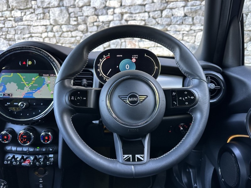2023 (73) MINI HATCHBACK 1.5 Cooper Exclusive Premium Plus 5dr Auto 5888399