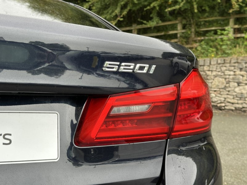2019 (19) BMW 5 SERIES 520i M Sport Saloon  5846845