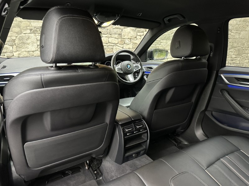 2019 (19) BMW 5 SERIES 520i M Sport Saloon  5846813