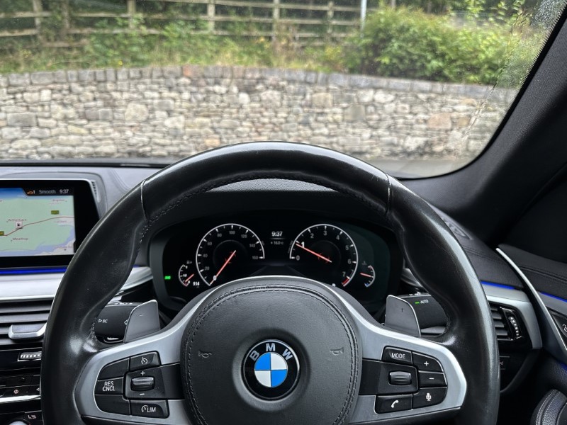 2019 (19) BMW 5 SERIES 520i M Sport Saloon  5846831