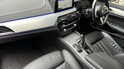 2019 (19) BMW 5 SERIES 520i M Sport Saloon 5846817
