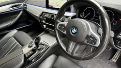 2019 (19) BMW 5 SERIES 520i M Sport Saloon 5846782