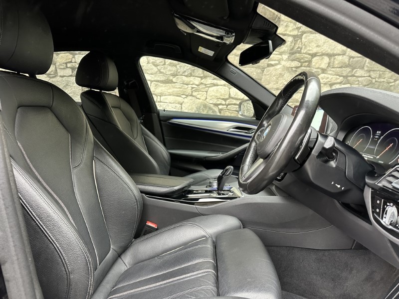 2019 (19) BMW 5 SERIES 520i M Sport Saloon  5846784