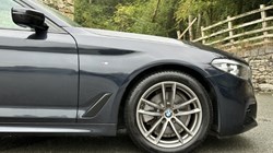 2019 (19) BMW 5 SERIES 520i M Sport Saloon 5846839