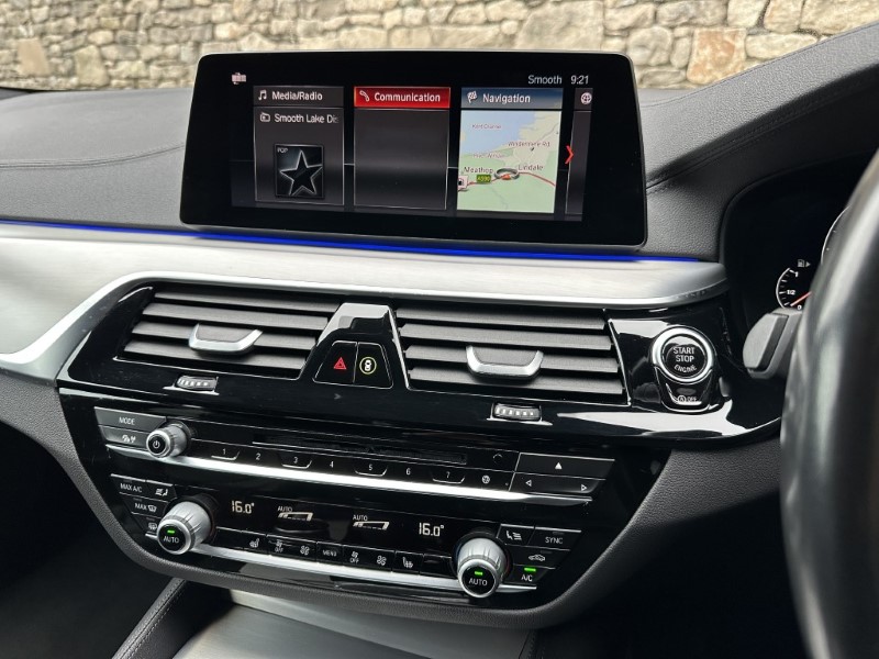 2019 (19) BMW 5 SERIES 520i M Sport Saloon  5846804