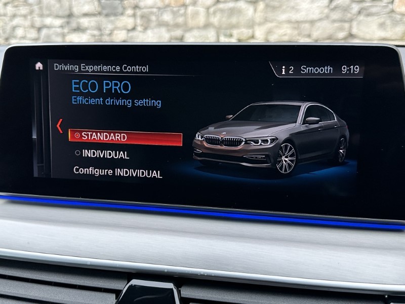2019 (19) BMW 5 SERIES 520i M Sport Saloon  5846802