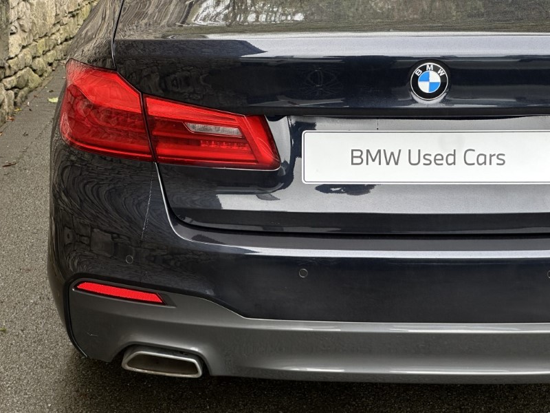 2019 (19) BMW 5 SERIES 520i M Sport Saloon  5846846