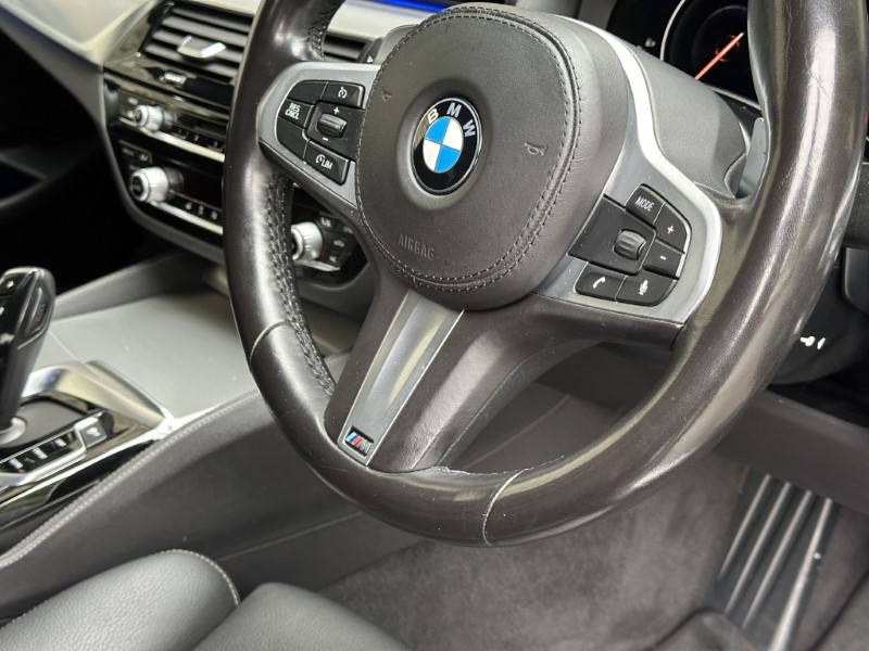 2019 (19) BMW 5 SERIES 520i M Sport Saloon  5846783