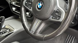 2019 (19) BMW 5 SERIES 520i M Sport Saloon 5846783