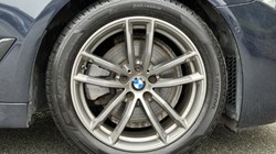 2019 (19) BMW 5 SERIES 520i M Sport Saloon 5846838