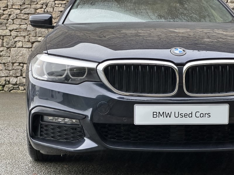 2019 (19) BMW 5 SERIES 520i M Sport Saloon  5846835