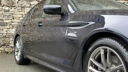 2019 (19) BMW 5 SERIES 520i M Sport Saloon 5846840