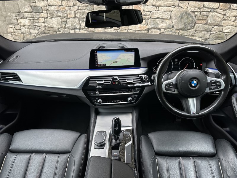 2019 (19) BMW 5 SERIES 520i M Sport Saloon  5846807
