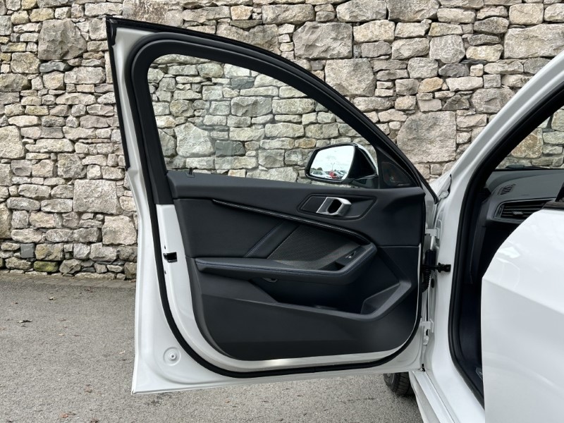 2023 (73) BMW 1 SERIES 118i M Sport 5dr  5925875