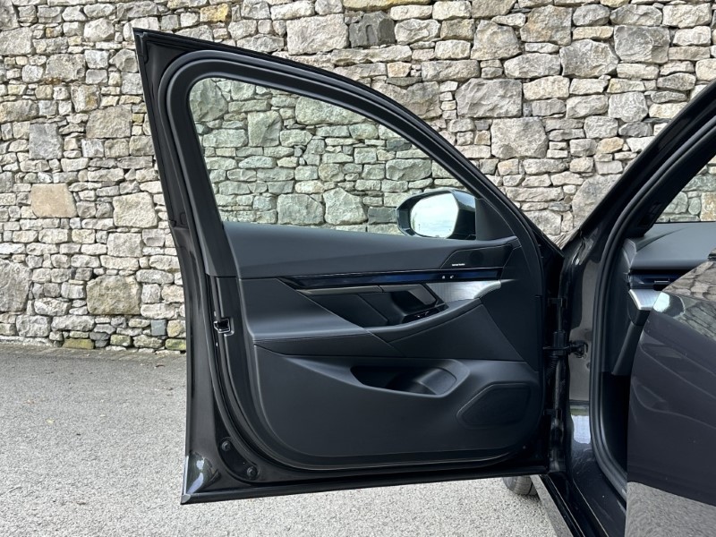 2026 (75) BMW I5 eDrive40 M Sport Pro Saloon  5862839