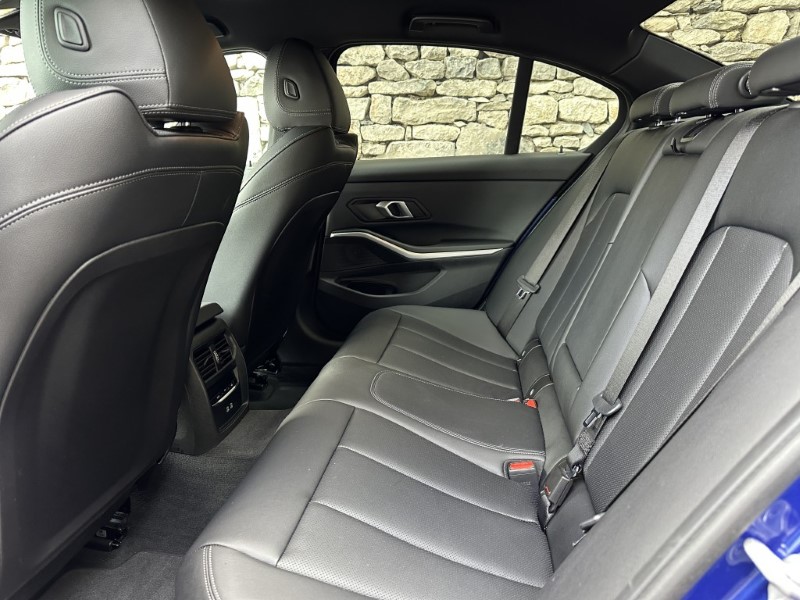 2026 (75) BMW 3 SERIES 320i M Sport 4dr Saloon 5846983