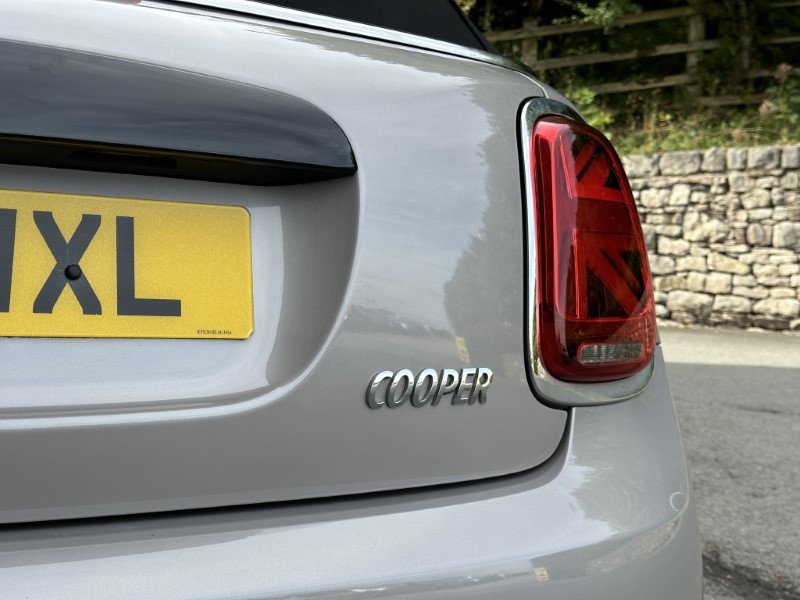 2021 (71) MINI CONVERTIBLE 1.5 Cooper Exclusive 2dr Auto 5862548