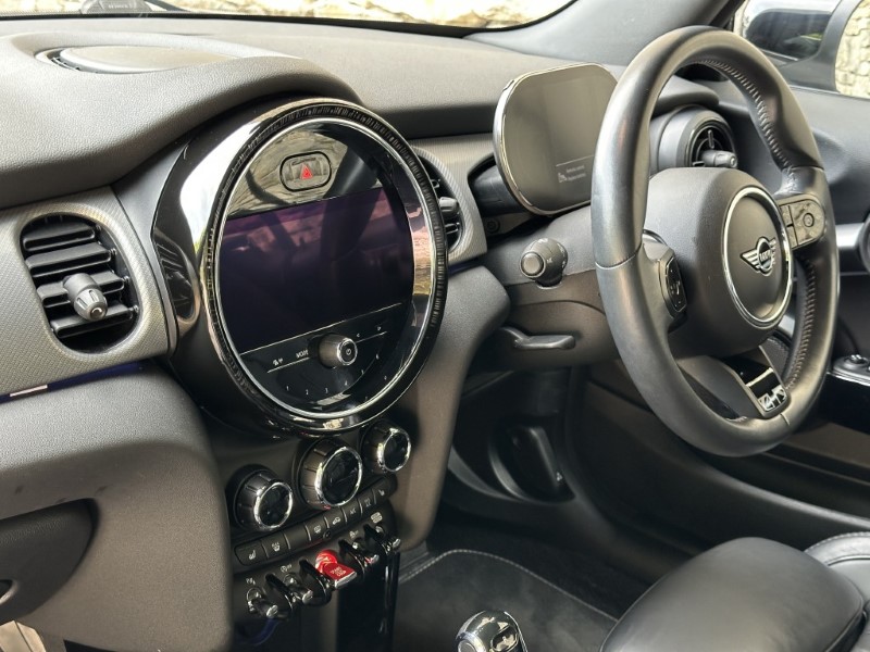 2021 (71) MINI CONVERTIBLE 1.5 Cooper Exclusive 2dr Auto 5862572
