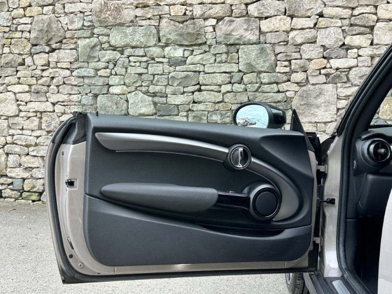 2021 (71) MINI CONVERTIBLE 1.5 Cooper Exclusive 2dr Auto 5862591