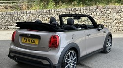 2021 (71) MINI CONVERTIBLE 1.5 Cooper Exclusive 2dr Auto 5862607