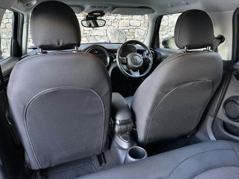 2024 (73) MINI HATCHBACK 1.5 Cooper Classic Premium 5dr Auto 5952060