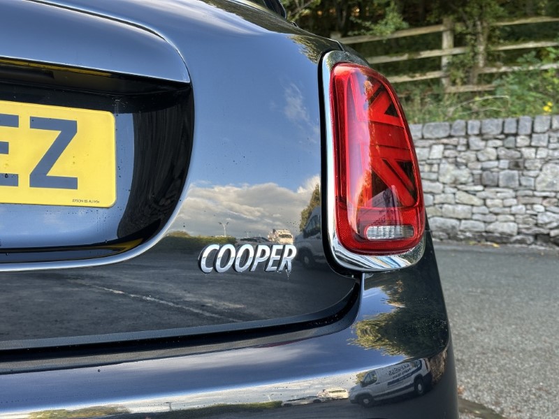 2024 (73) MINI HATCHBACK 1.5 Cooper Classic Premium 5dr Auto 5952020