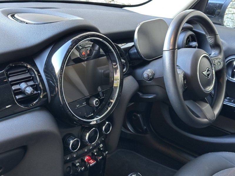 2024 (73) MINI HATCHBACK 1.5 Cooper Classic Premium 5dr Auto 5952042
