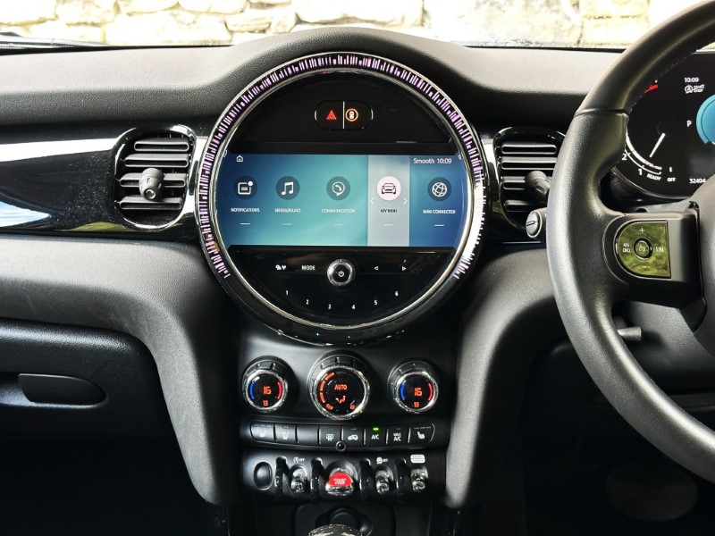 2024 (73) MINI HATCHBACK 1.5 Cooper Classic Premium 5dr Auto 5952541