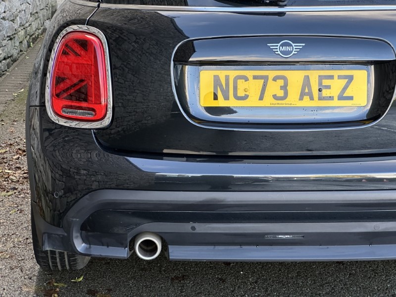2024 (73) MINI HATCHBACK 1.5 Cooper Classic Premium 5dr Auto 5952018