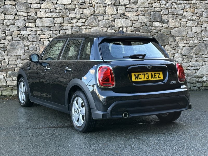 2024 (73) MINI HATCHBACK 1.5 Cooper Classic Premium 5dr Auto 5952057
