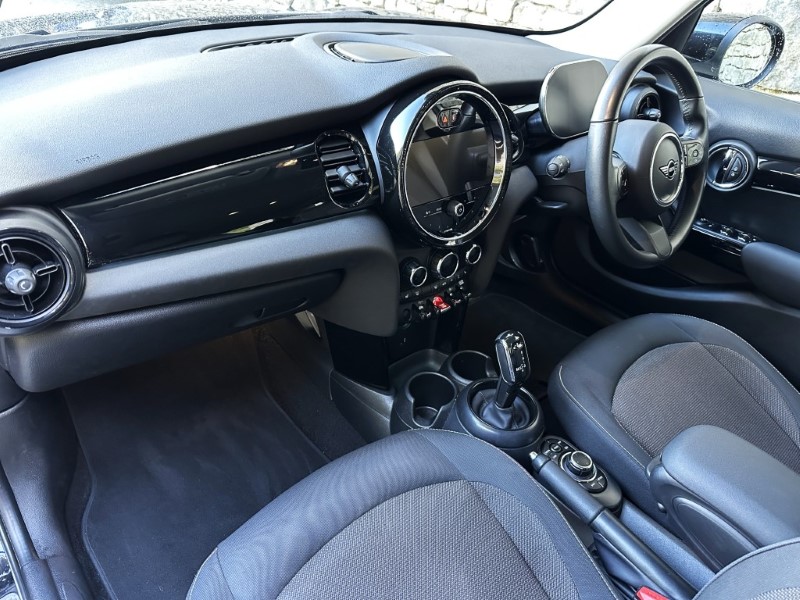 2024 (73) MINI HATCHBACK 1.5 Cooper Classic Premium 5dr Auto 5952041