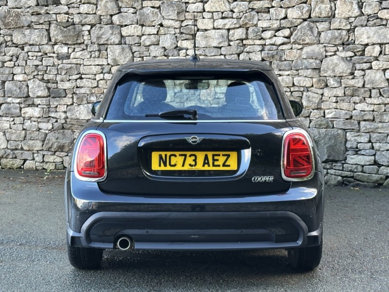 2024 (73) MINI HATCHBACK 1.5 Cooper Classic Premium 5dr Auto 5952062