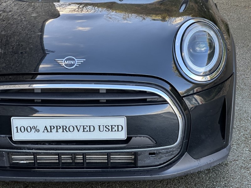 2024 (73) MINI HATCHBACK 1.5 Cooper Classic Premium 5dr Auto 5952047