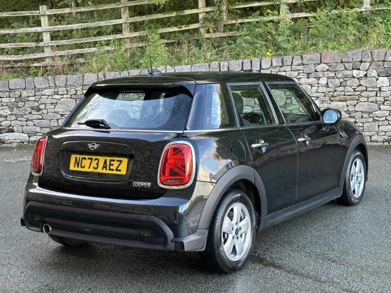 2024 (73) MINI HATCHBACK 1.5 Cooper Classic Premium 5dr Auto 5952082