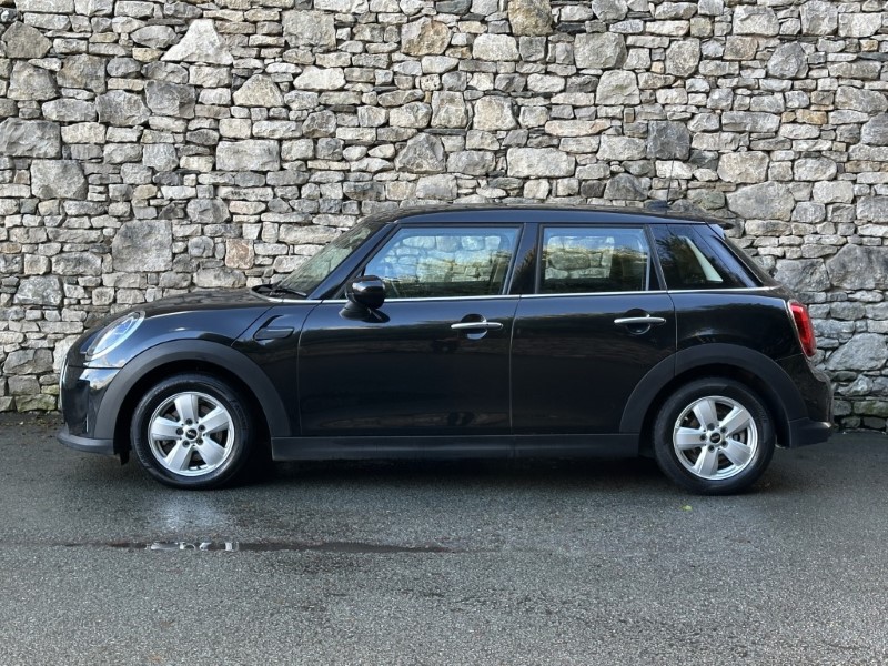 2024 (73) MINI HATCHBACK 1.5 Cooper Classic Premium 5dr Auto 5952049