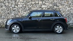 2024 (73) MINI HATCHBACK 1.5 Cooper Classic Premium 5dr Auto 5952049
