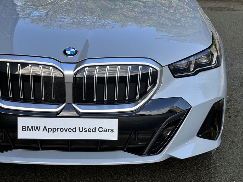 2026 (75) BMW 5 SERIES 520i M Sport Saloon  5863400