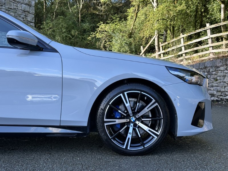 2026 (75) BMW 5 SERIES 520i M Sport Saloon  5863444