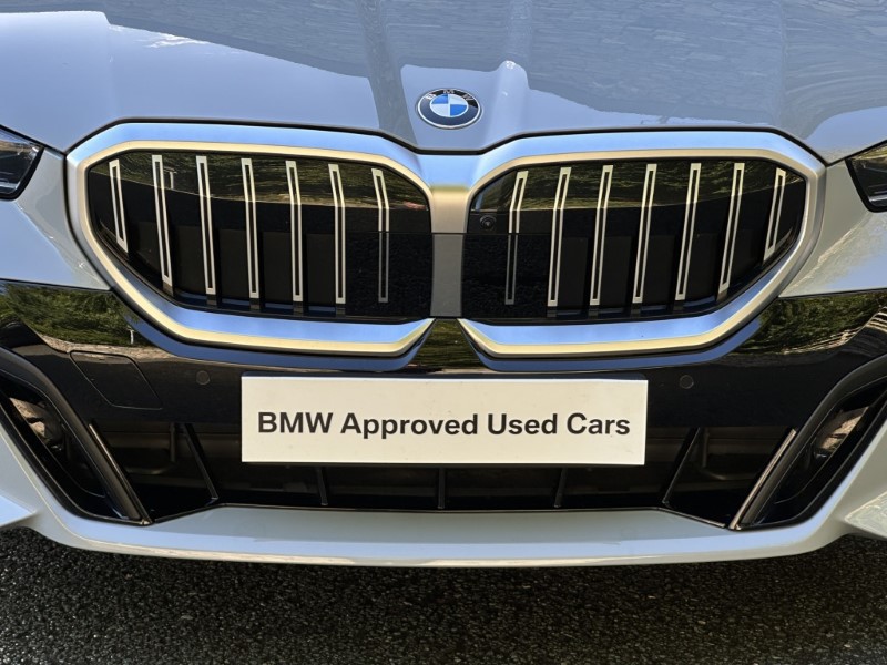 2026 (75) BMW 5 SERIES 520i M Sport Saloon  5863438