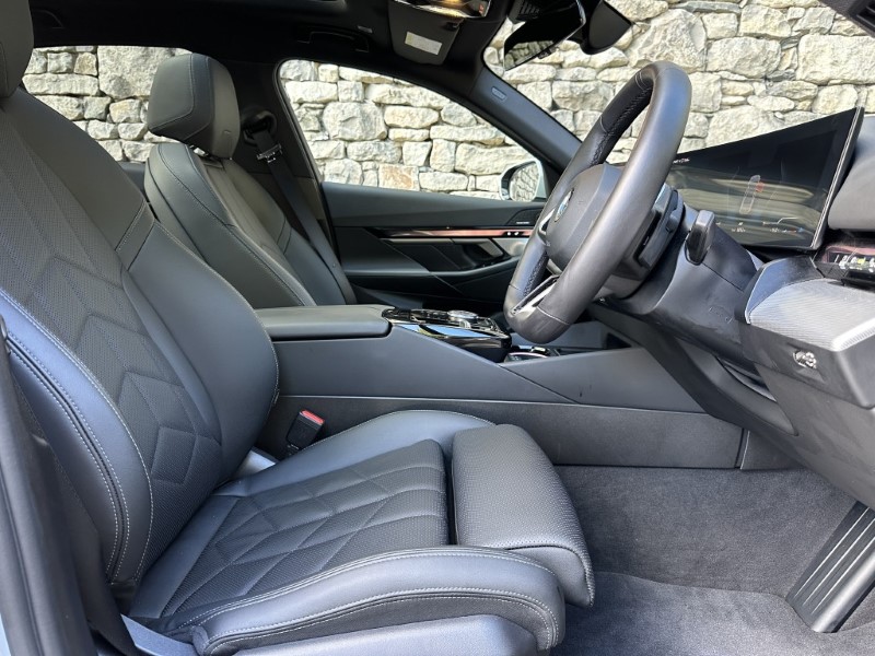 2026 (75) BMW 5 SERIES 520i M Sport Saloon  5863386