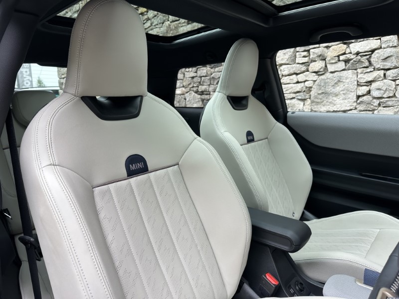 2024 (24) MINI COOPER 2.0 S Exclusive 3dr Auto 5914896