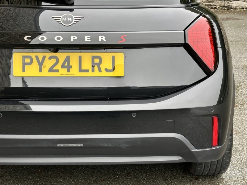 2024 (24) MINI COOPER 2.0 S Exclusive 3dr Auto 5914890