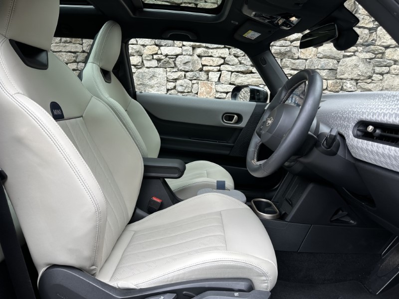2024 (24) MINI COOPER 2.0 S Exclusive 3dr Auto 5914893