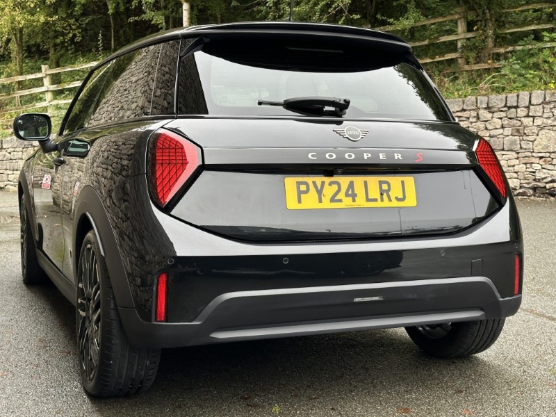 2024 (24) MINI COOPER 2.0 S Exclusive 3dr Auto 5914888