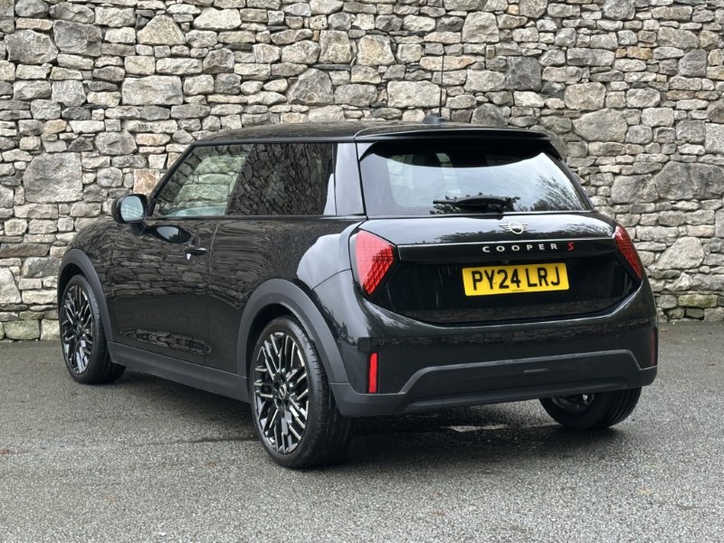 2024 (24) MINI COOPER 2.0 S Exclusive 3dr Auto 1