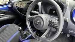 2025 (75) TOYOTA AYGO X 1.0 VVT-i Edge 5dr 5913647