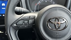 2025 (75) TOYOTA AYGO X 1.0 VVT-i Edge 5dr 5913657
